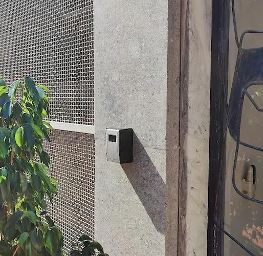 Apartment Culla Di Diego Box Auto, Sospesi Nel Cielo! Rom