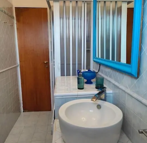 Apartment Culla Di Diego Box Auto, Sospesi Nel Cielo! Rom