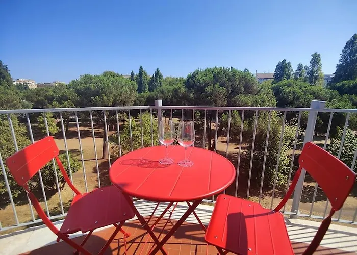 Apartment Culla Di Diego Box Auto, Sospesi Nel Cielo! Rom